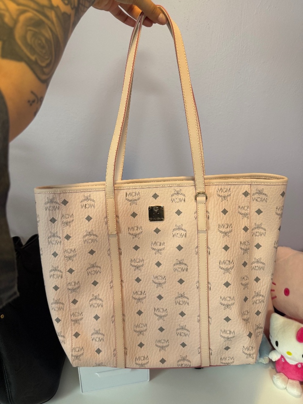 Pink MCM tote | Liz Shopper In Visetos